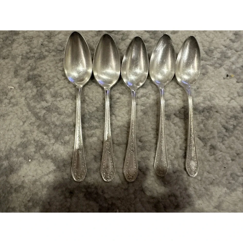 5 Hampton Court Community Plate 1926 Flatware Silverplate Wreath ONEIDA 6